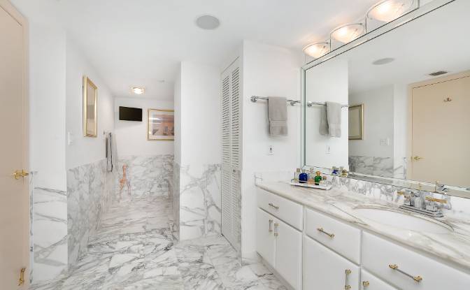 Apartment for Sale Collins Ave, Miami Beach. Photo#15
