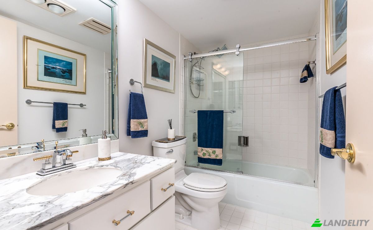 Apartment for Sale Collins Ave, Miami Beach, Miami-Dade County, Florida, United States, FL 33139, USA. Photo 17
