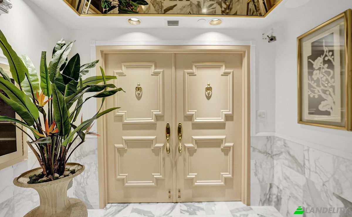 Apartment for Sale Collins Ave, Miami Beach, Miami-Dade County, Florida, United States, FL 33139, USA. Photo 3