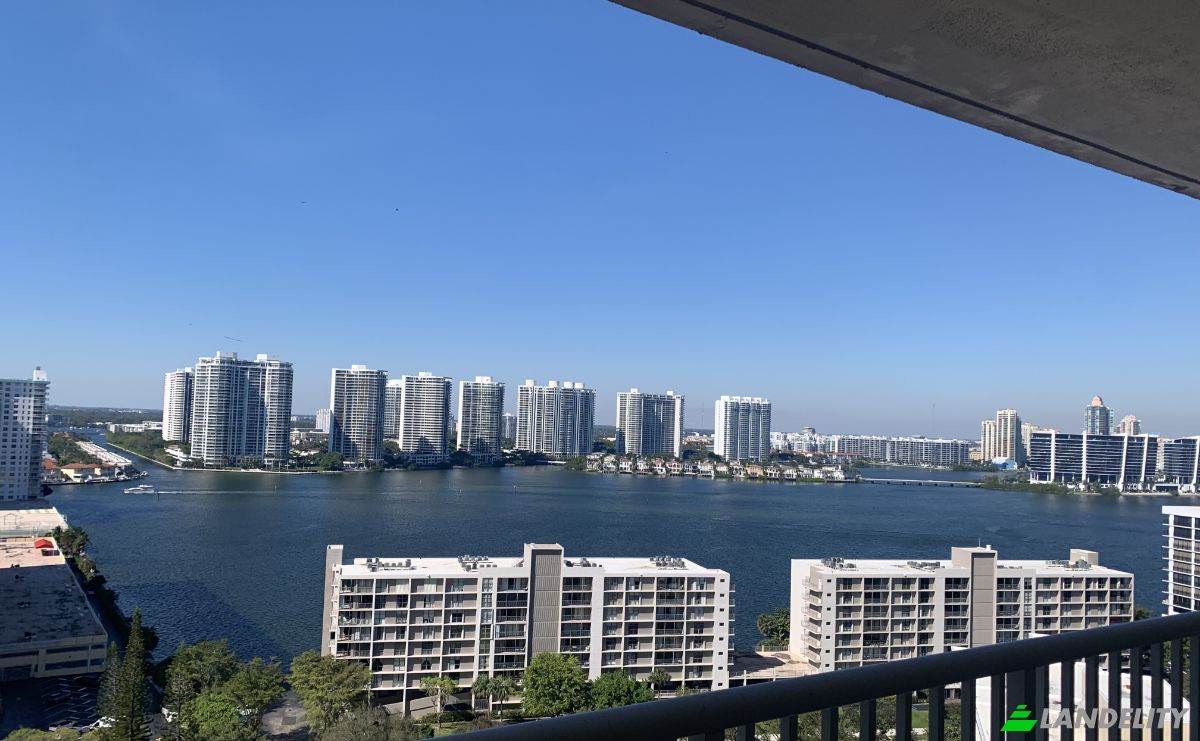 Apartment for Sale Sunny Isles Beach, Miami-Dade County, Florida, United States, FL 33160, USA. Photo 2