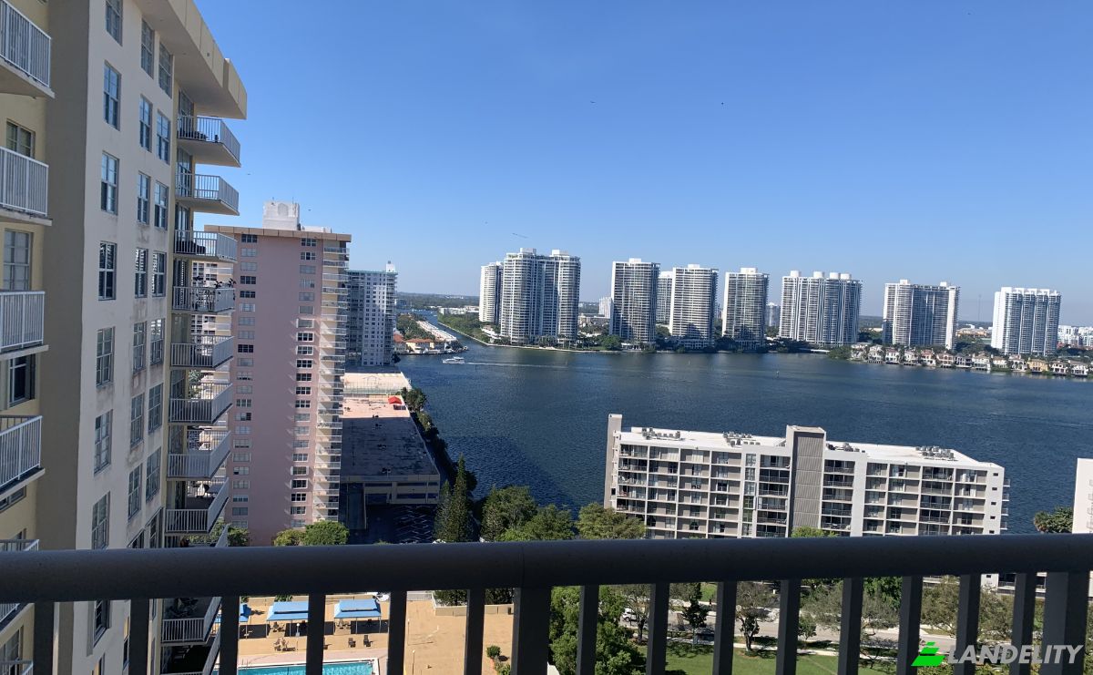 Apartment for Sale Sunny Isles Beach, Miami-Dade County, Florida, United States, FL 33160, USA. Photo 3