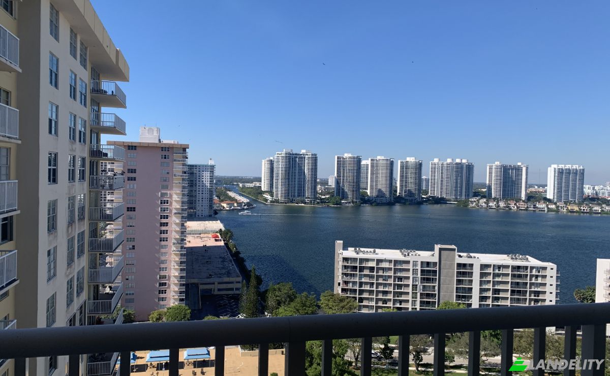 Apartment for Sale Sunny Isles Beach, Miami-Dade County, Florida, United States, FL 33160, USA. Photo 4