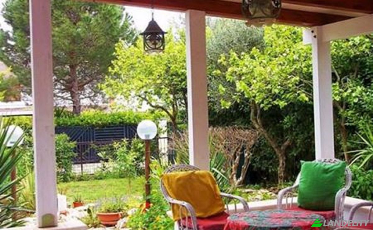 Single Family Home for Sale Lagogemolo Park, 70020 Borgo Incoronata, Lagogemolo BA, Borgo Incoronata-Lagogemolo, Metropolitan City of Bari, Apulia, Italy. Photo 4