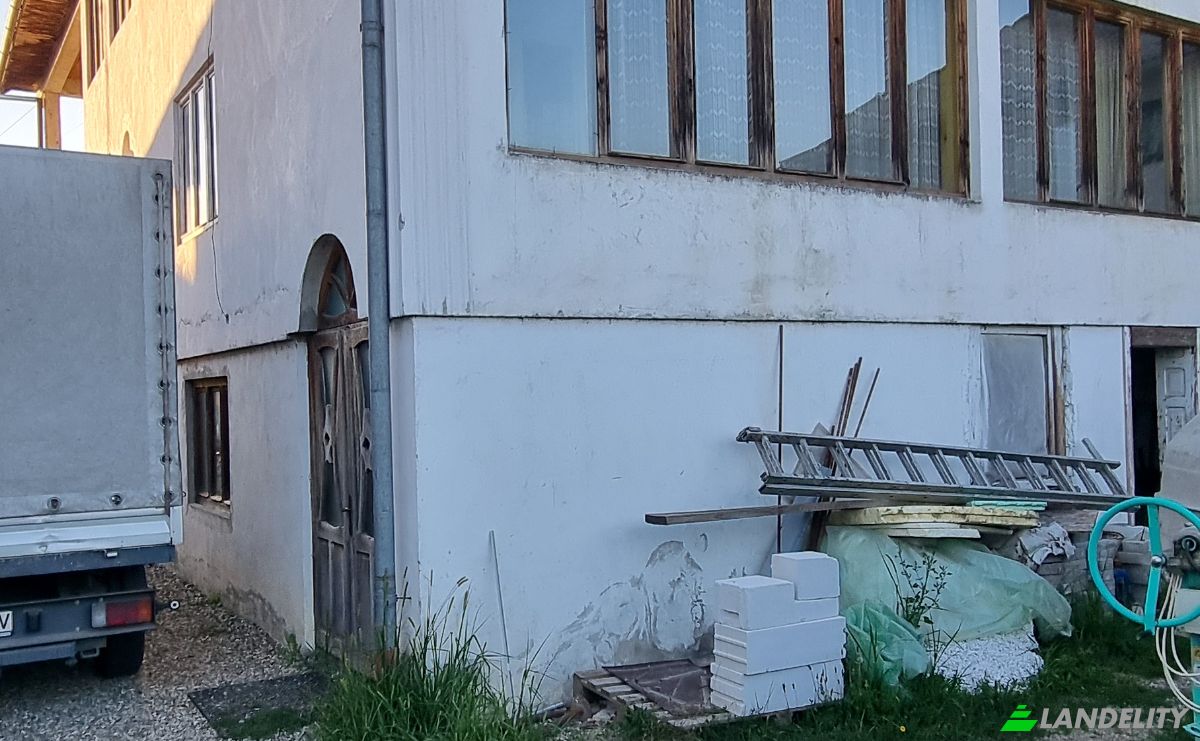 Mansion for Sale Strada Horea 31, Beclean 425100, Beclean, Bistrita-Nasaud County, Romania. Photo 1