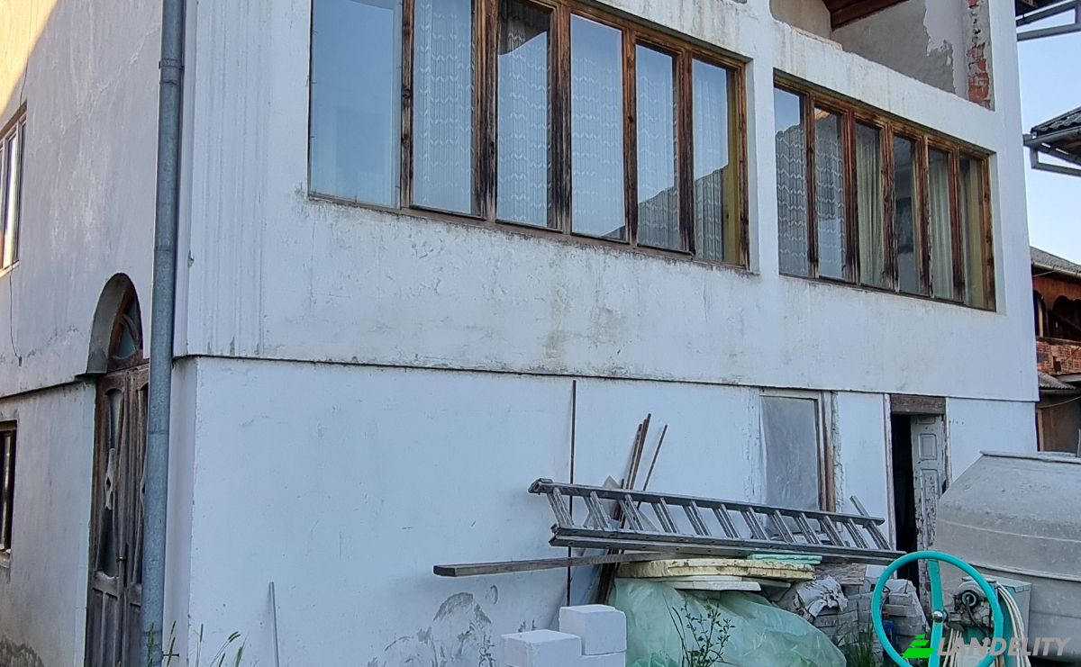 Mansion for Sale Strada Horea 31, Beclean 425100, Beclean, Bistrita-Nasaud County, Romania. Photo 2