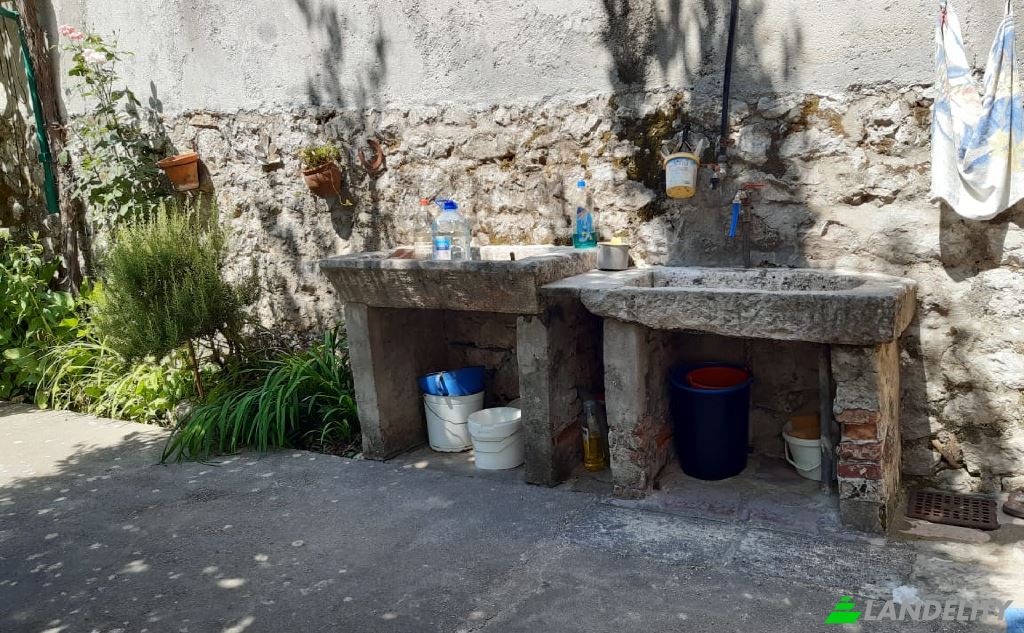 Casa de una sola familia en venta Jadranska magistrala, Prcanj, Kotor Municipality, Montenegro. Foto 8