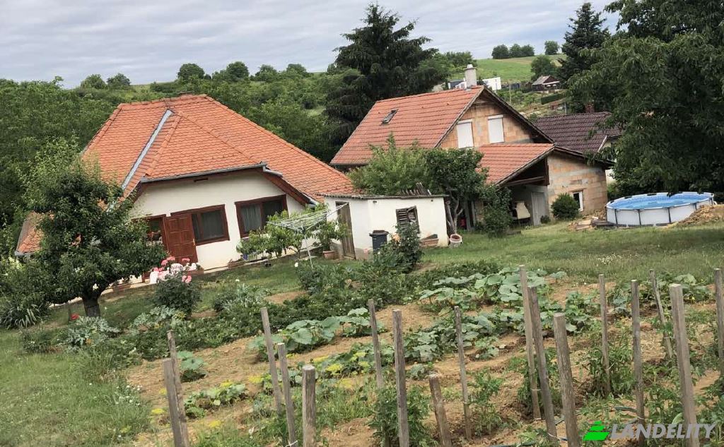 Single Family Home for Sale Pecs, Pecs District, Baranya, Hungary, Kispostavolgyi ut. Photo 3