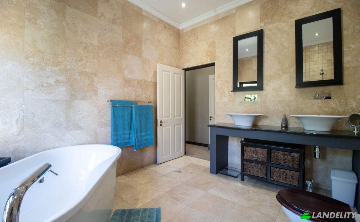 Casa de una sola familia en venta Champagne Cl, Kuils River, Cape Town, City of Cape Town Metropolitan Municipality, Western Cape, South Africa. Foto 11