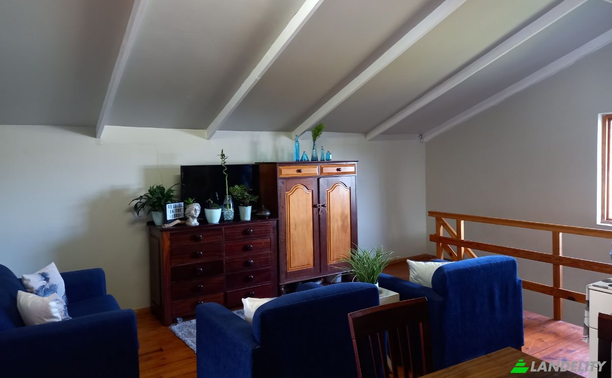 Single Family Home for Sale White St, Robertson, Cape Winelands District Municipality, Western Cape, South Africa. Photo 14
