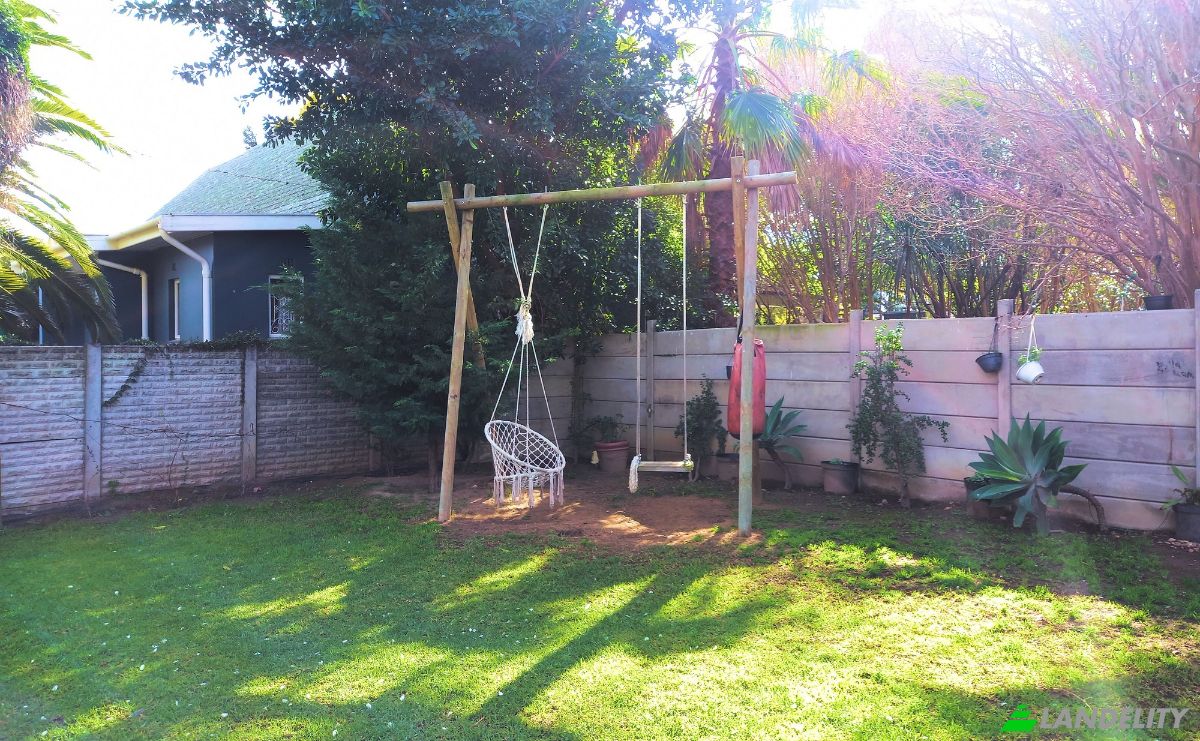 Single Family Home for Sale White St, Robertson, Cape Winelands District Municipality, Western Cape, South Africa. Photo 4