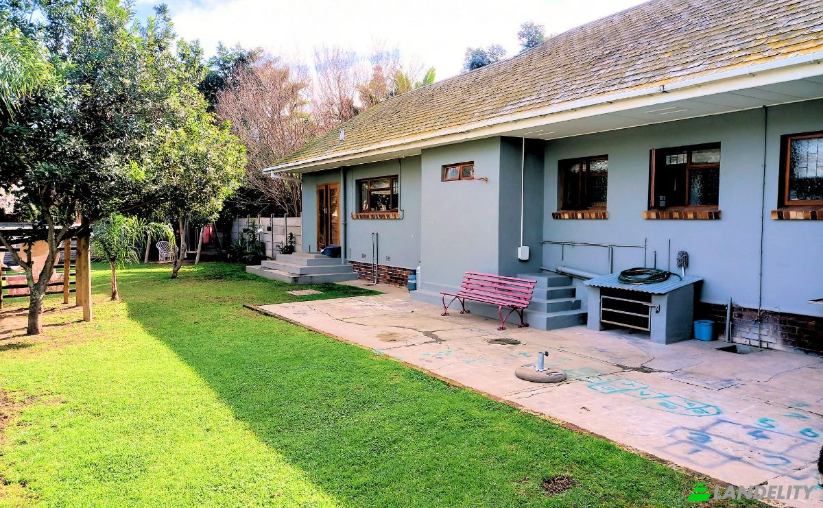 Single Family Home for Sale White St, Robertson, Cape Winelands District Municipality, Western Cape, South Africa. Photo 7