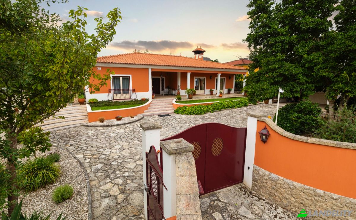 Single Family Home for Sale R da Arrufeira 8, 2440 Batalha, Batalha, Leiria District, Portugal. Photo 5