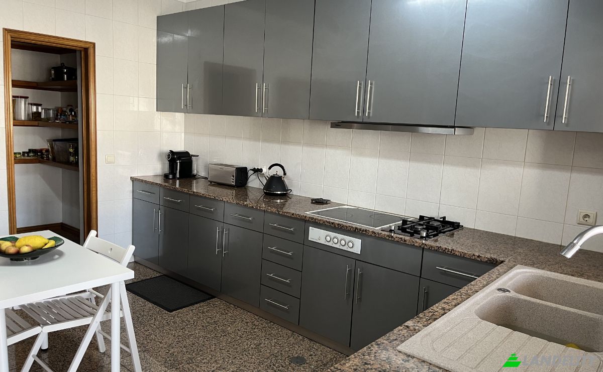 Apartment for Sale Av da Beira-Mar, Vila Nova de Gaia, Porto District, Portugal. Photo 9